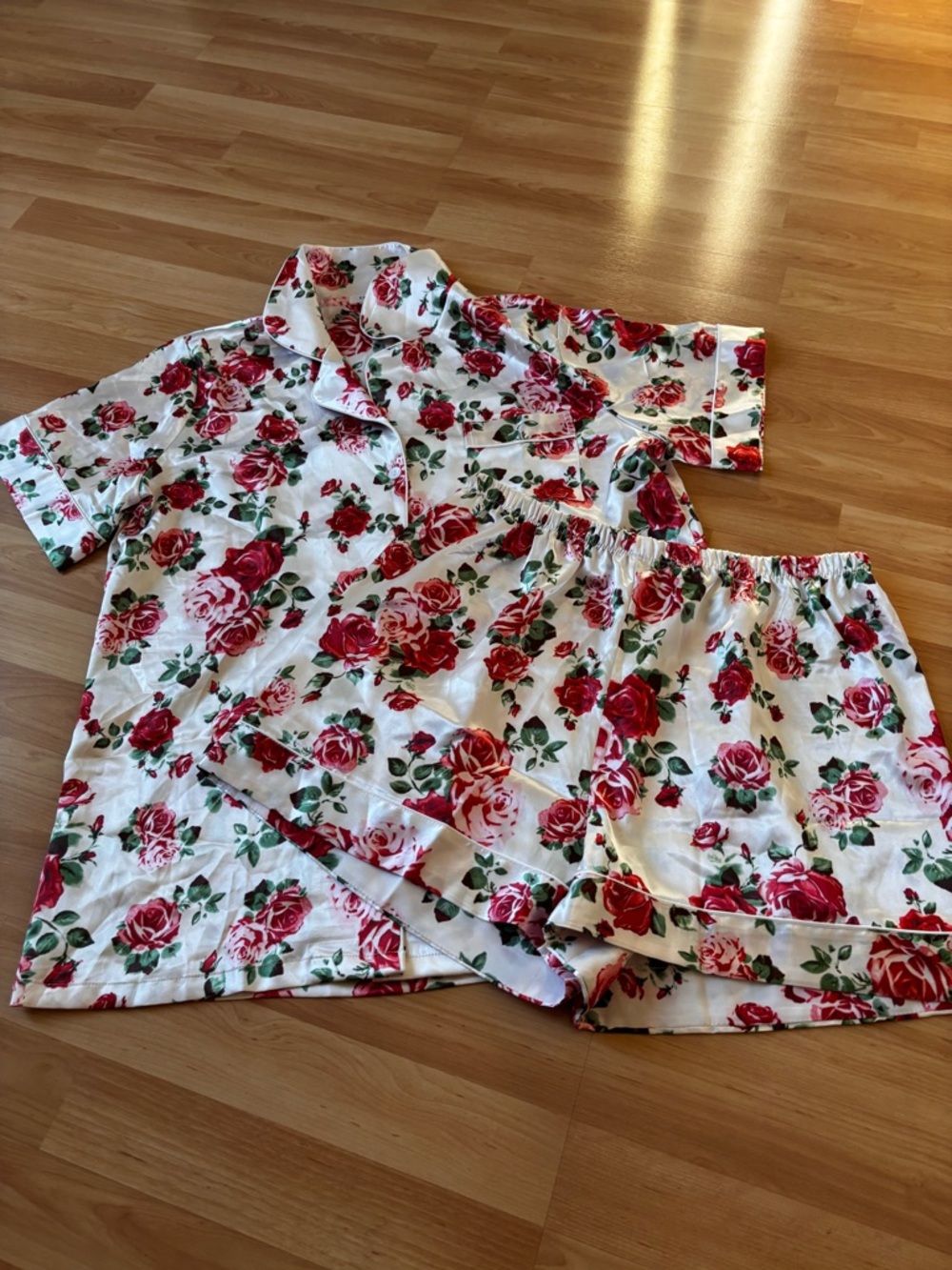 Ekouaer Floral Red and Pink Shorts Pajama Set